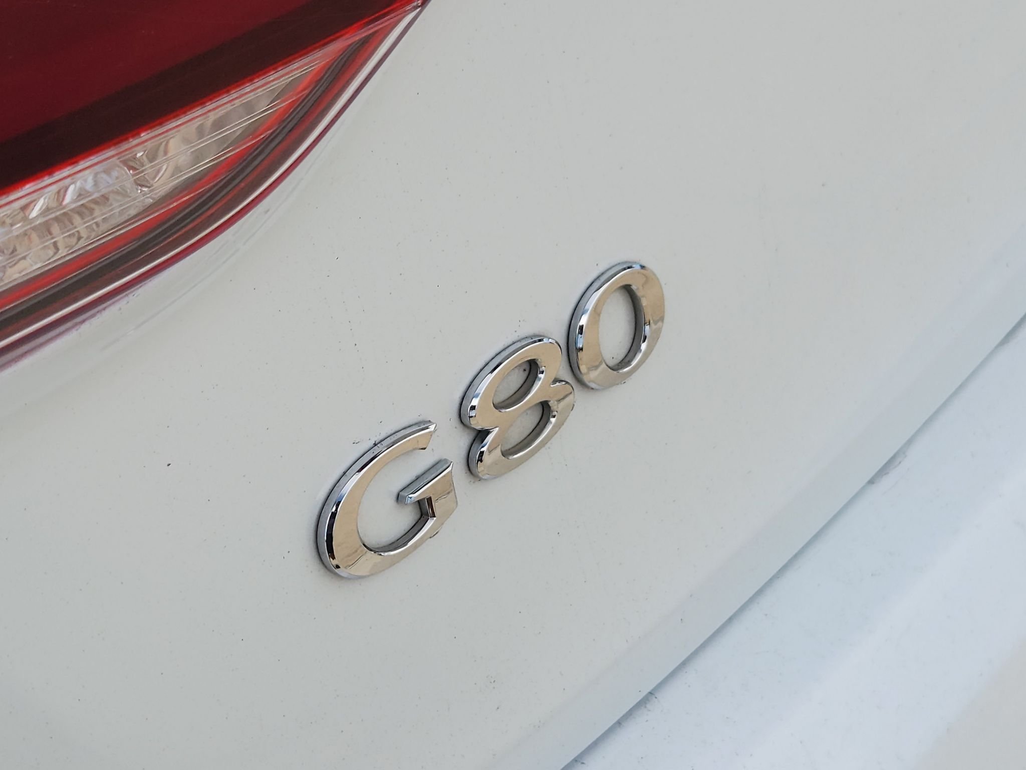 Used 2018 Casablanca White Genesis 3.3T Sport image 12