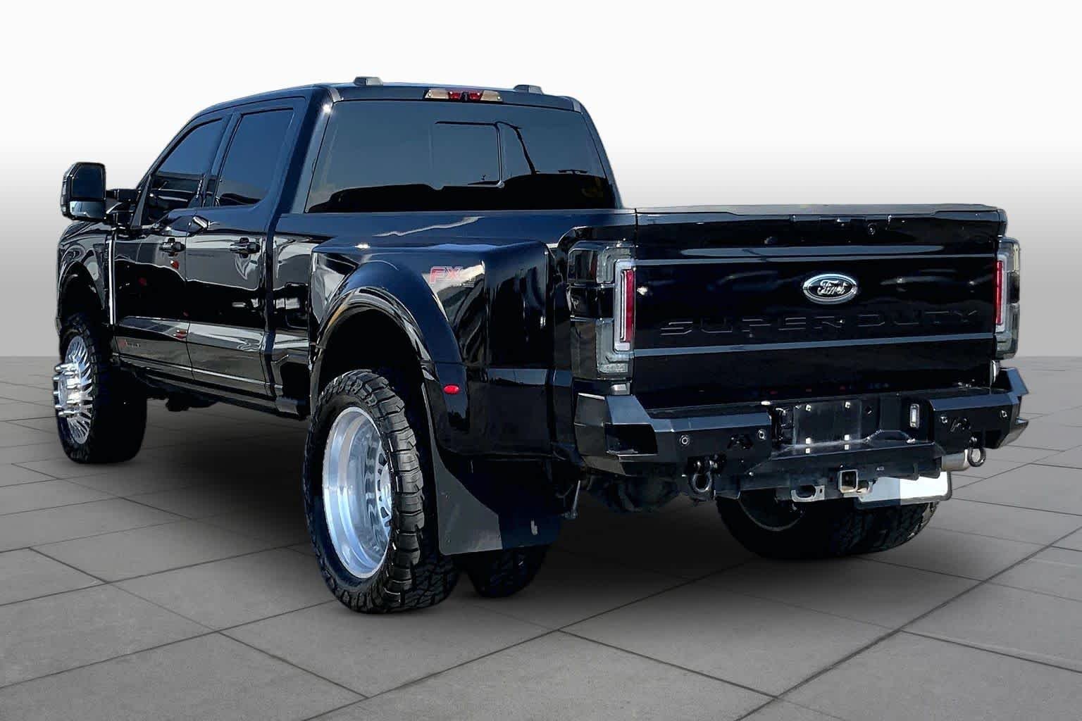 Used 2023 Agate Black Metallic Ford LARIAT image 12
