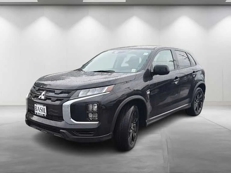 New 2027 Labrador Black Pearl Mitsubishi LE image 7