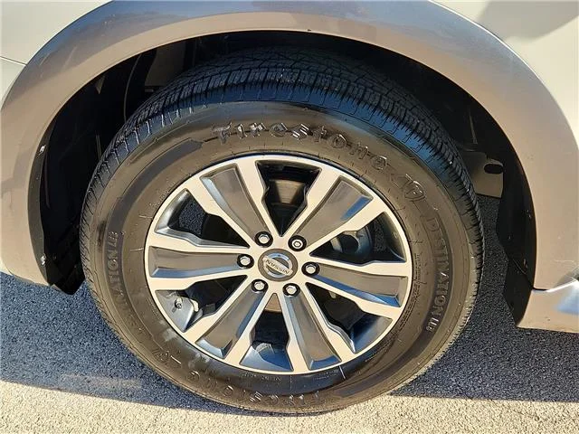 Used 2019 Pearl White Tricoat Nissan SL 4x2 image 6