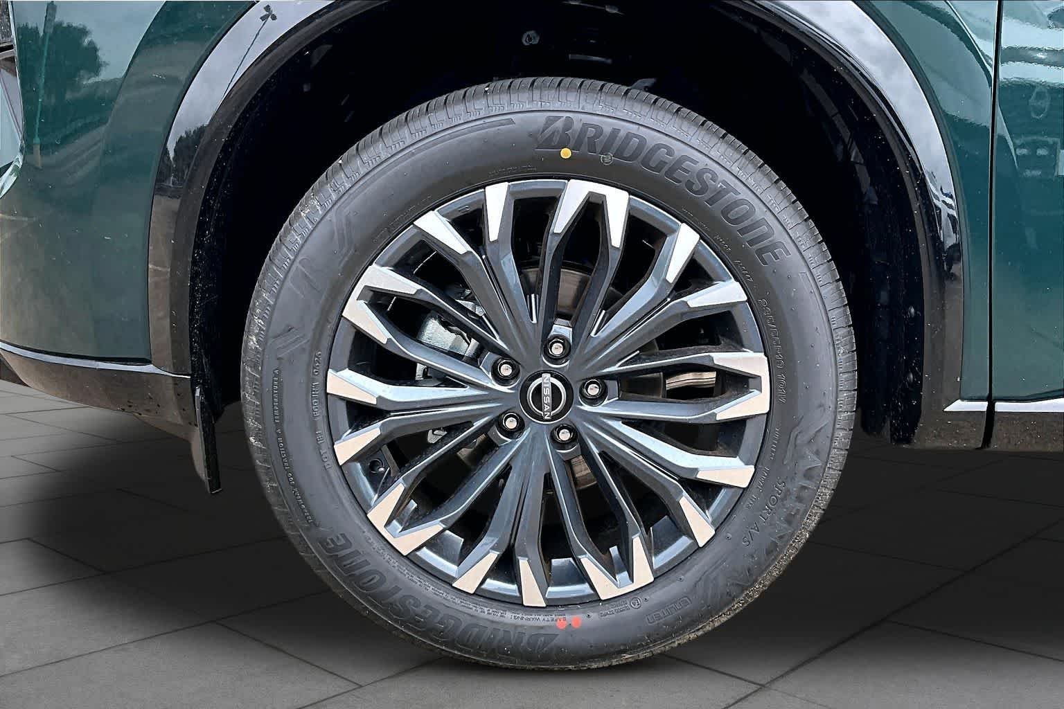 New 2026 Obsidian Green Nissan Platinum image 9