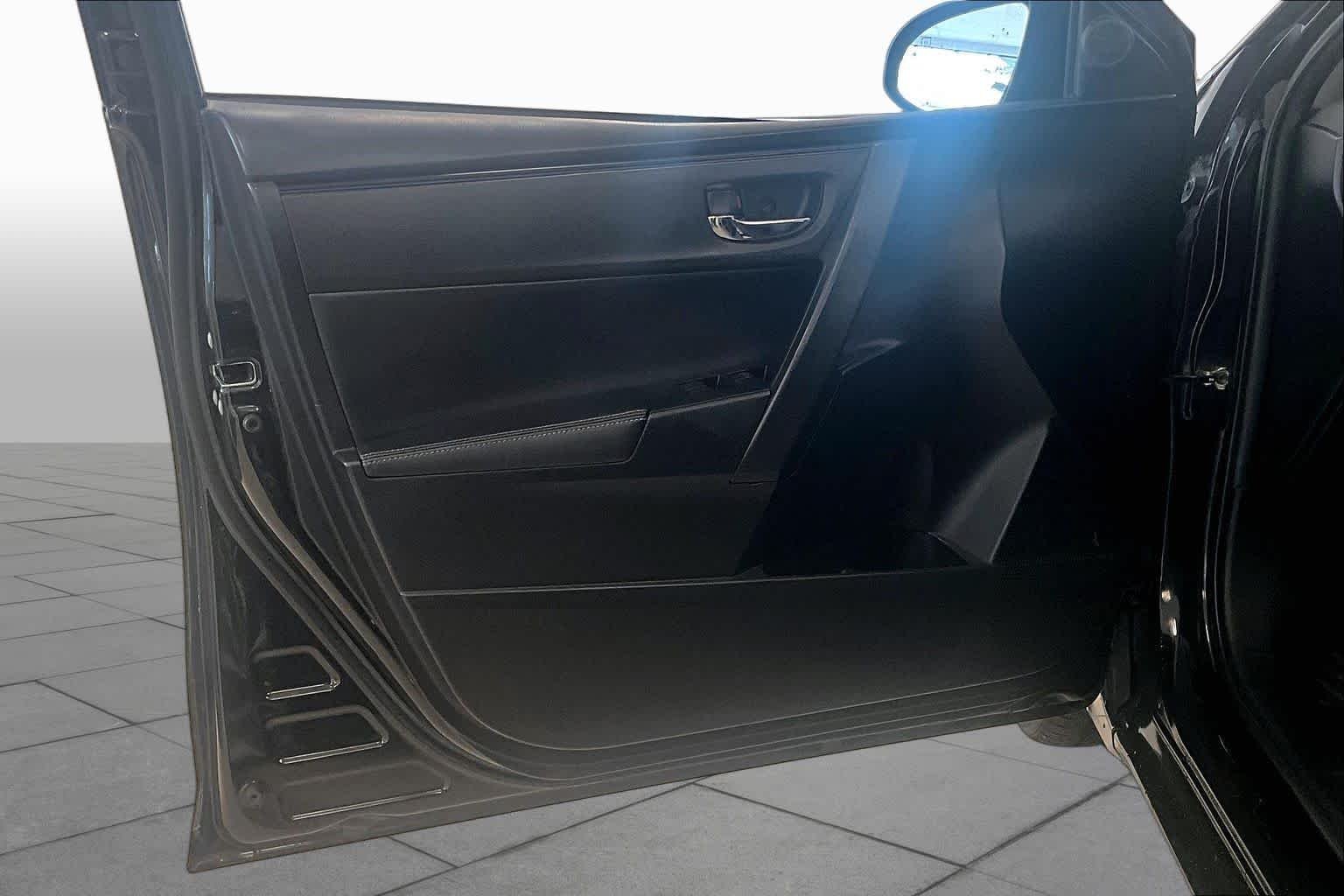 Used 2018 Black Sand Pearl Toyota SE image 20