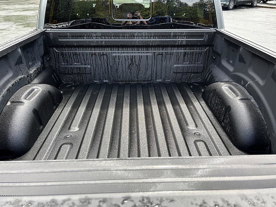 Used 2024 Gray Metallic Ford XLT image 23