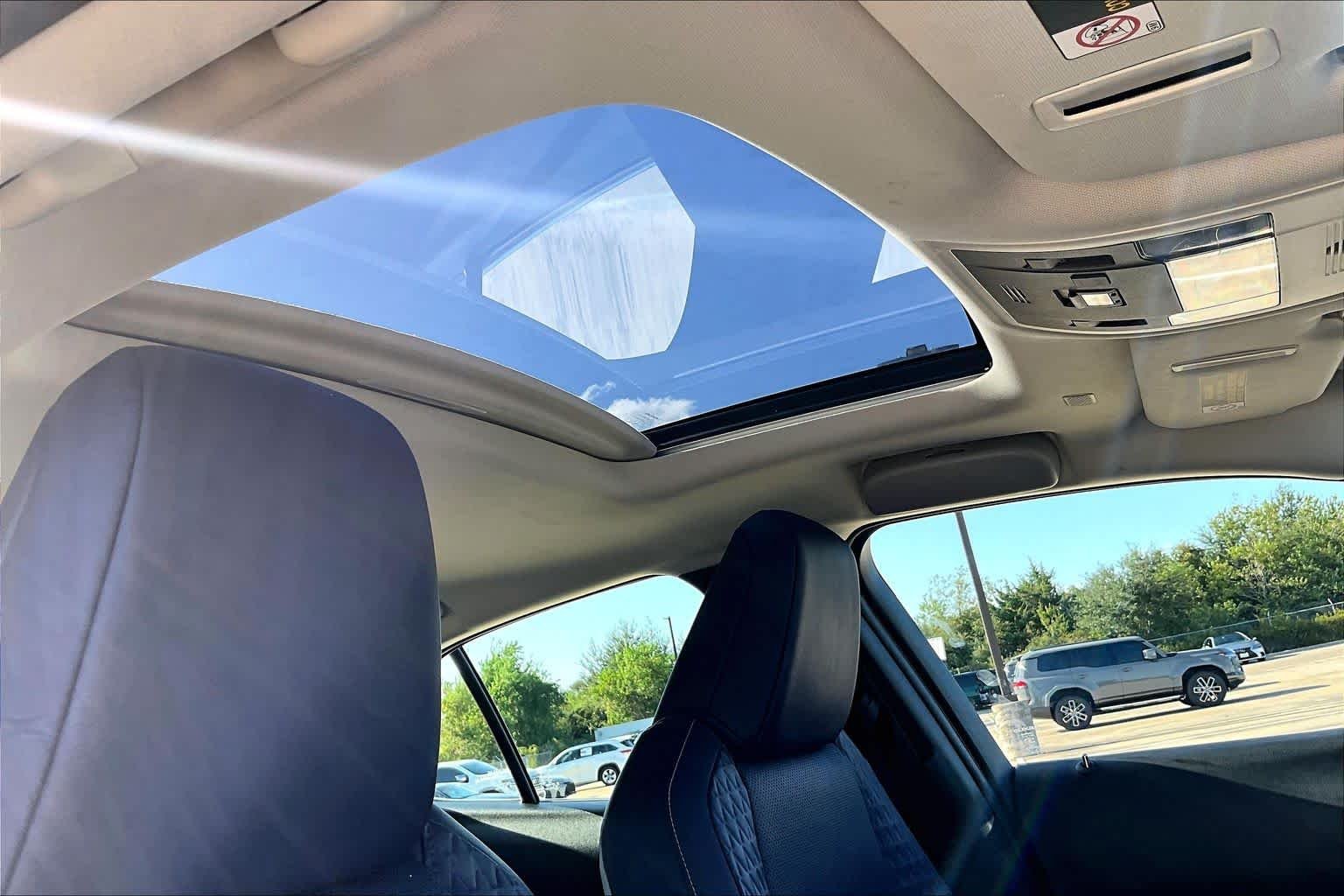 Used 2019 Eminent White Pearl Lexus Luxury image 14