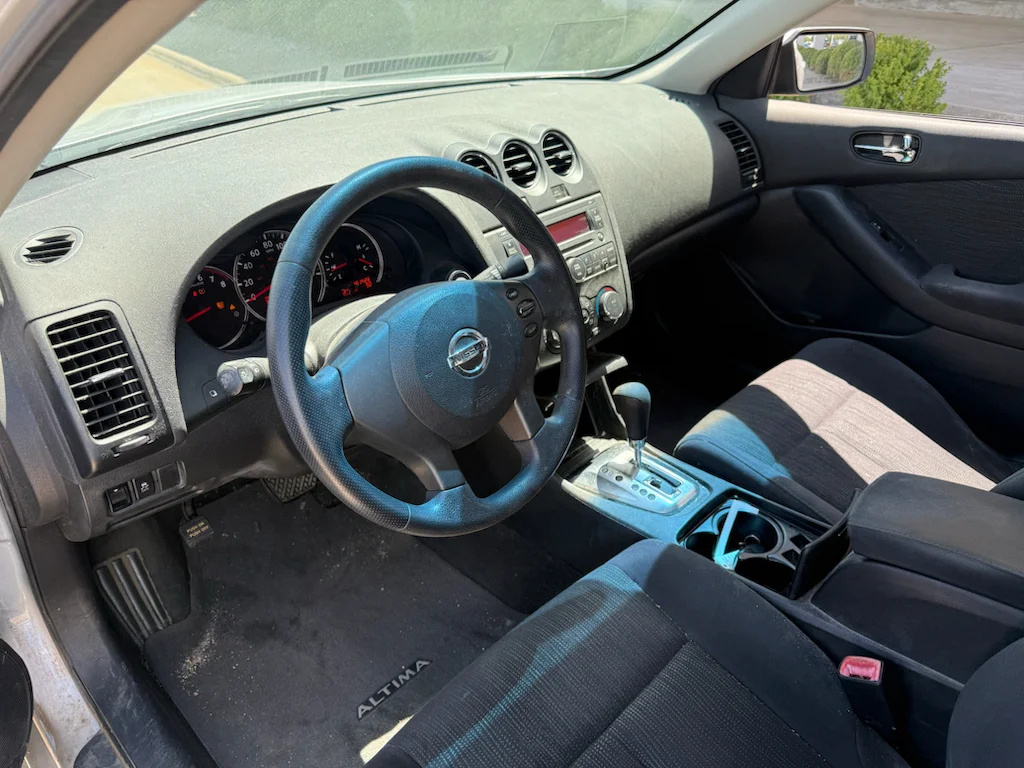 Used 2011  Nissan 2.5 S image 2