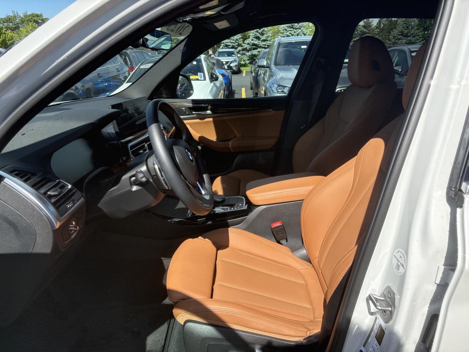 Used 2023 Mineral White Metallic BMW xDrive30i image 2