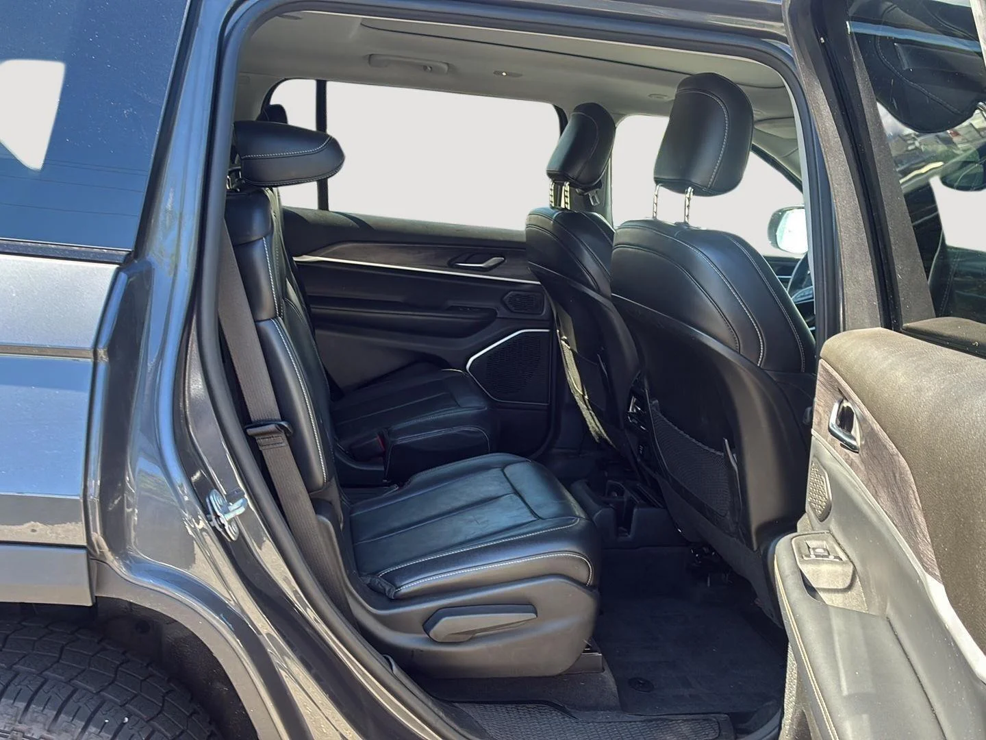 Used 2021 Silver Zynith Jeep Limited image 15