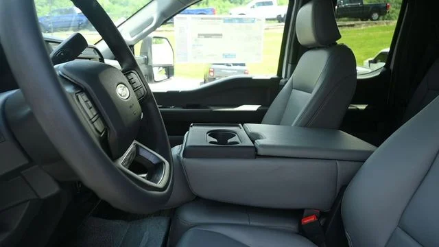 New 2026 Oxford White Ford F-350® XL image 16