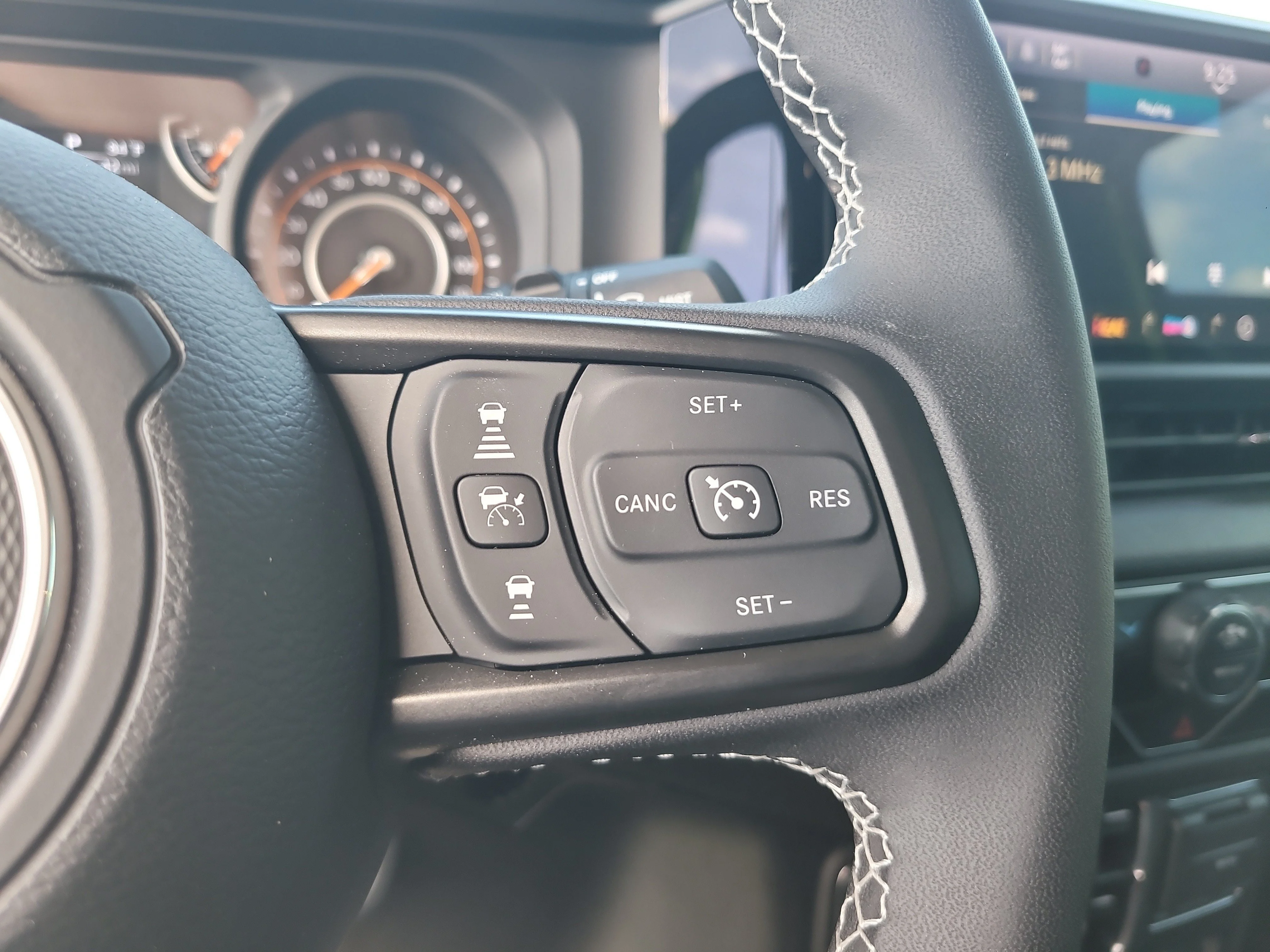Used 2025 Mojito Clearcoat Jeep Sport S image 27