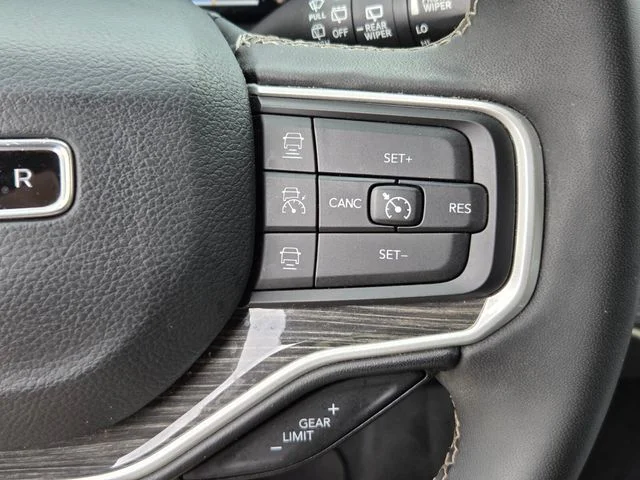 Used 2022 White Jeep Series III image 27