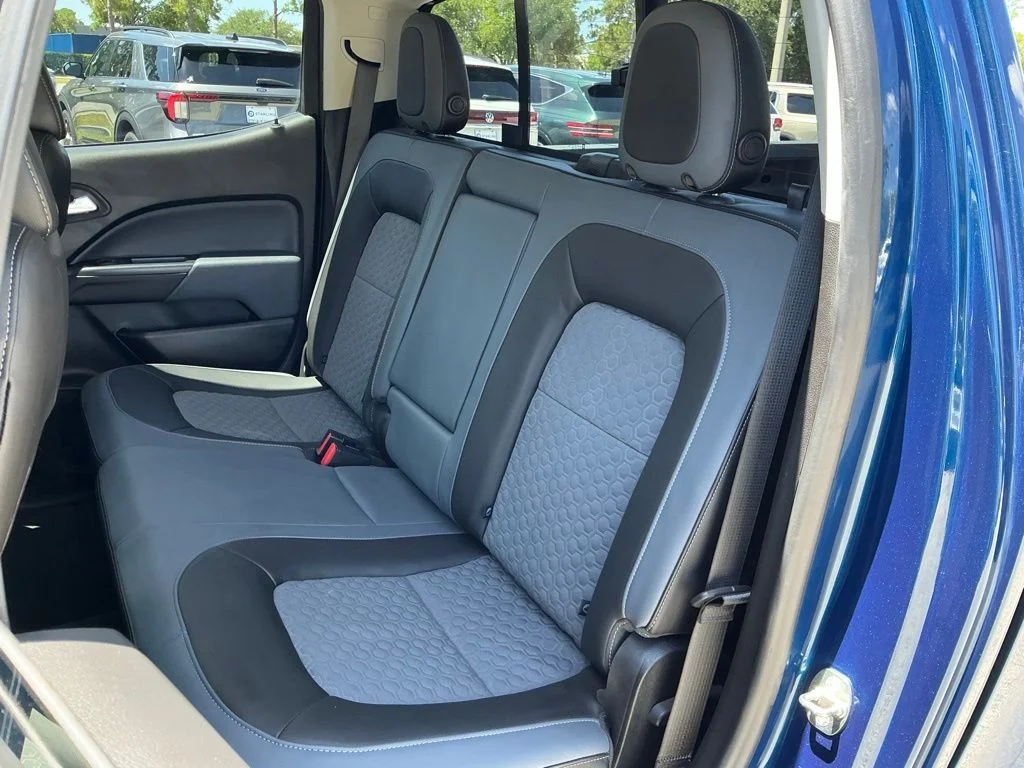 Used 2019 Blue Chevrolet Z71 image 21