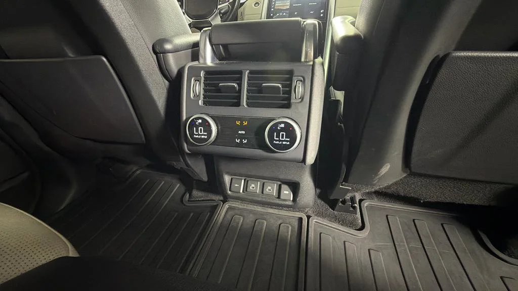 Used 2022  Land Rover S R-Dynamic image 36