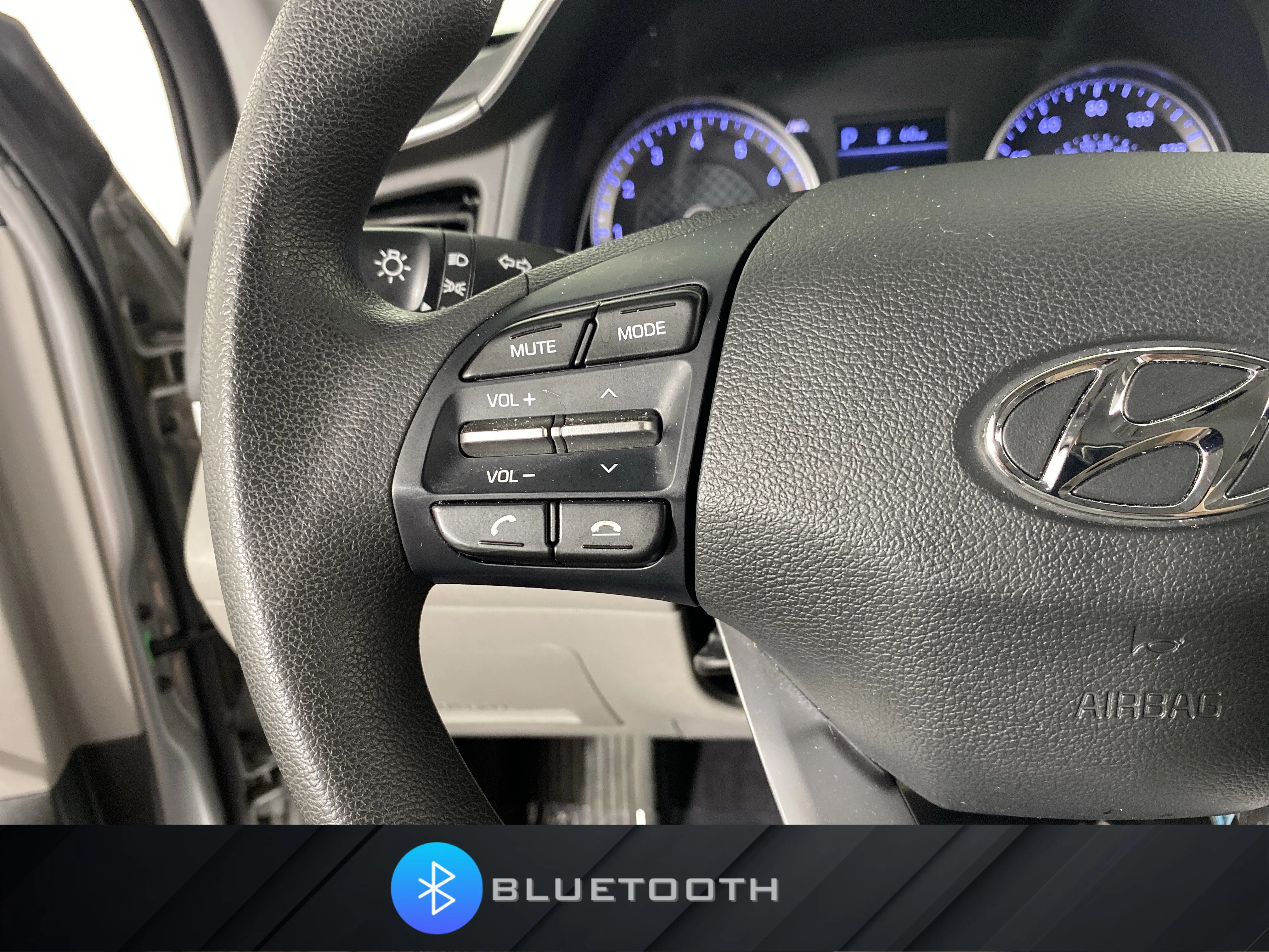 Used 2020 Stellar Silver Hyundai SE image 20