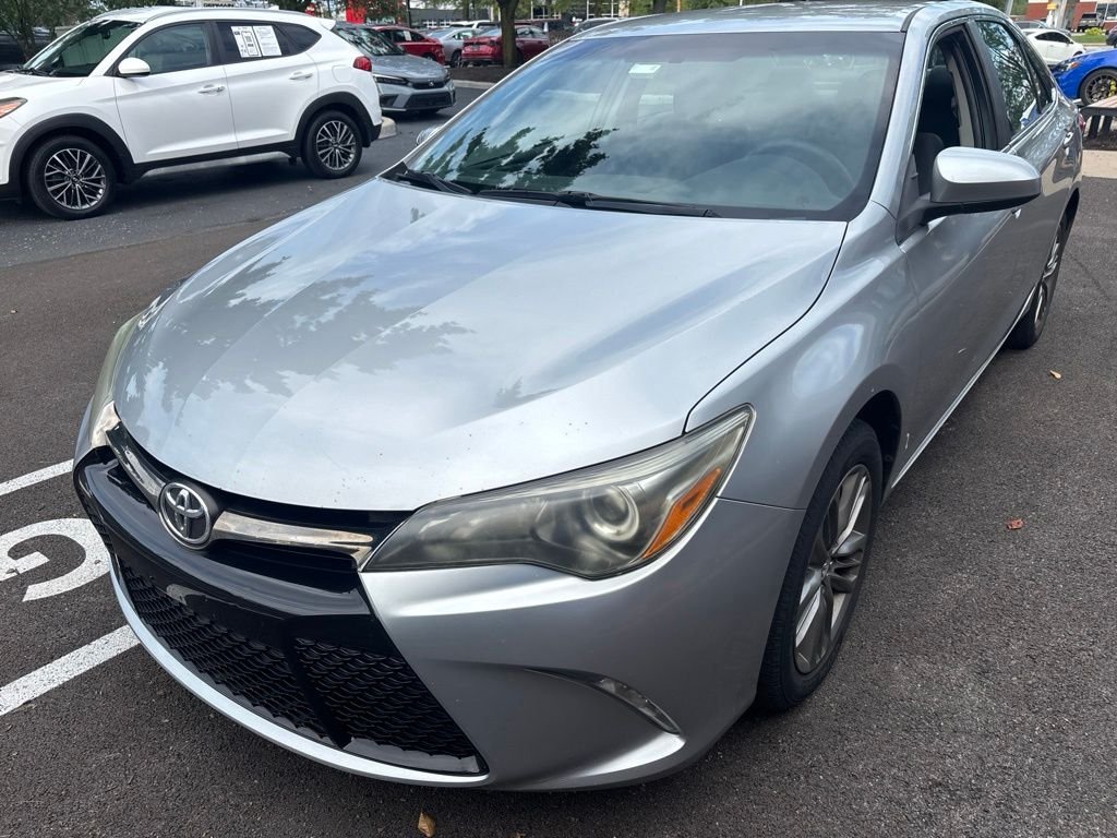 Used 2016 Celestial Silver Metallic Toyota SE image 3