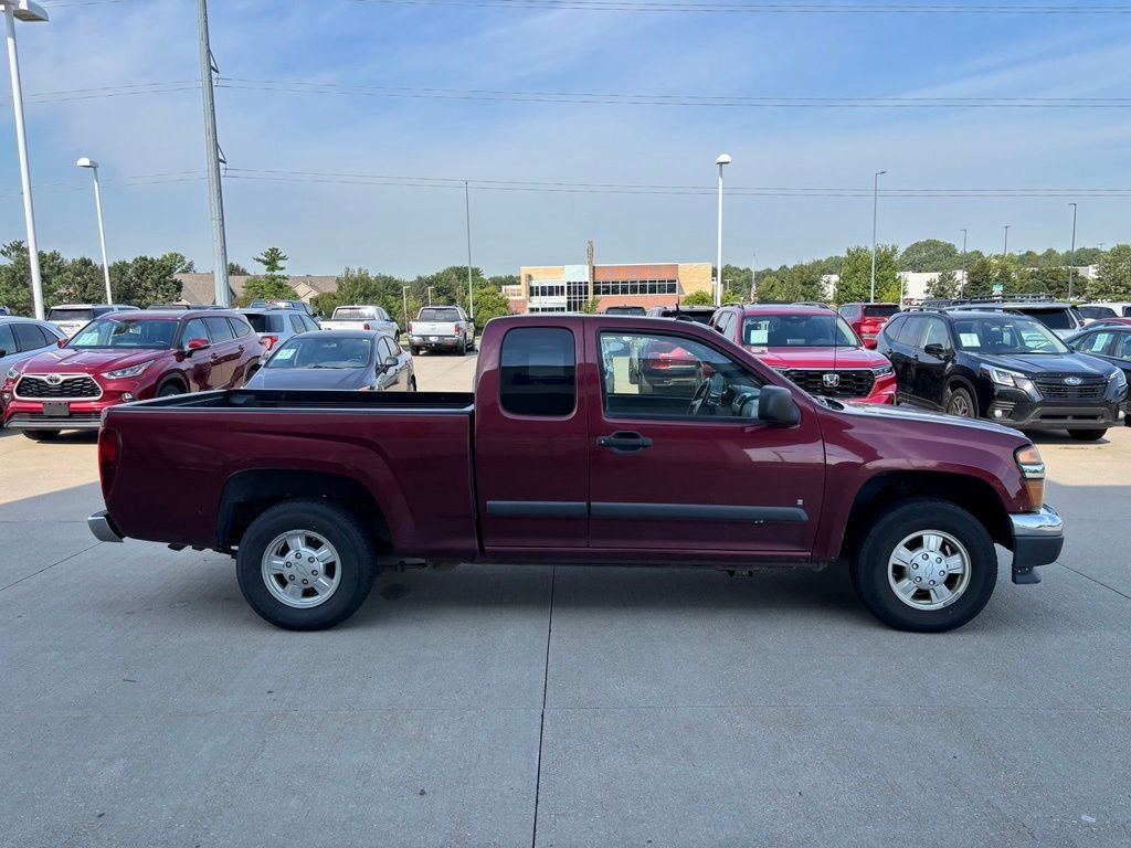 Used 2008 Deep Ruby Metallic Chevrolet LT RWD image 4