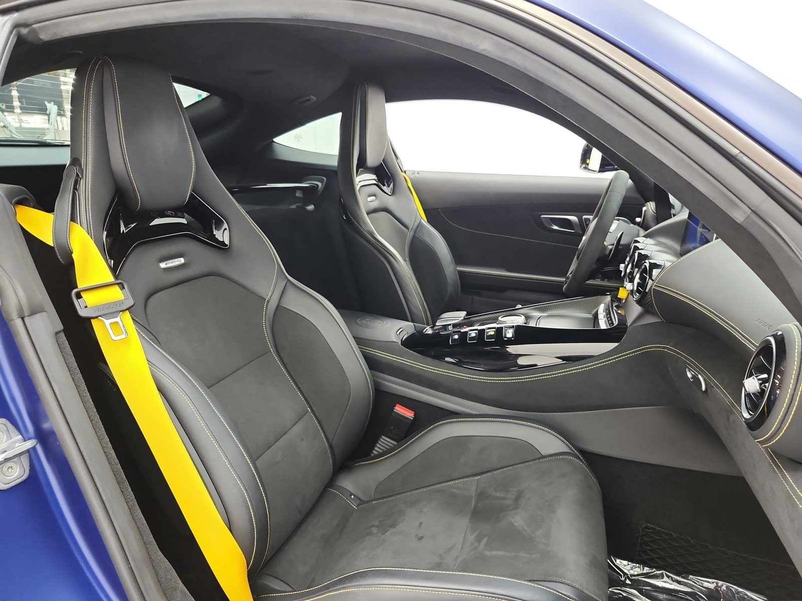 Certified Used 2020 designo Brilliant Blue Magno Mercedes-Benz AMG® GT R Coupe image 18