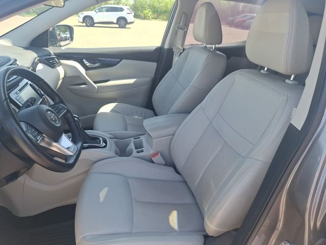 Certified Used 2022 Gray Nissan SL image 10