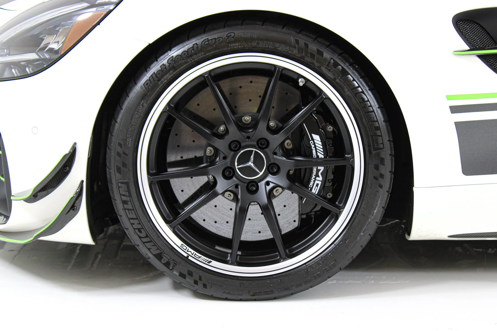 Used 2020 White Mercedes-Benz R PRO image 16