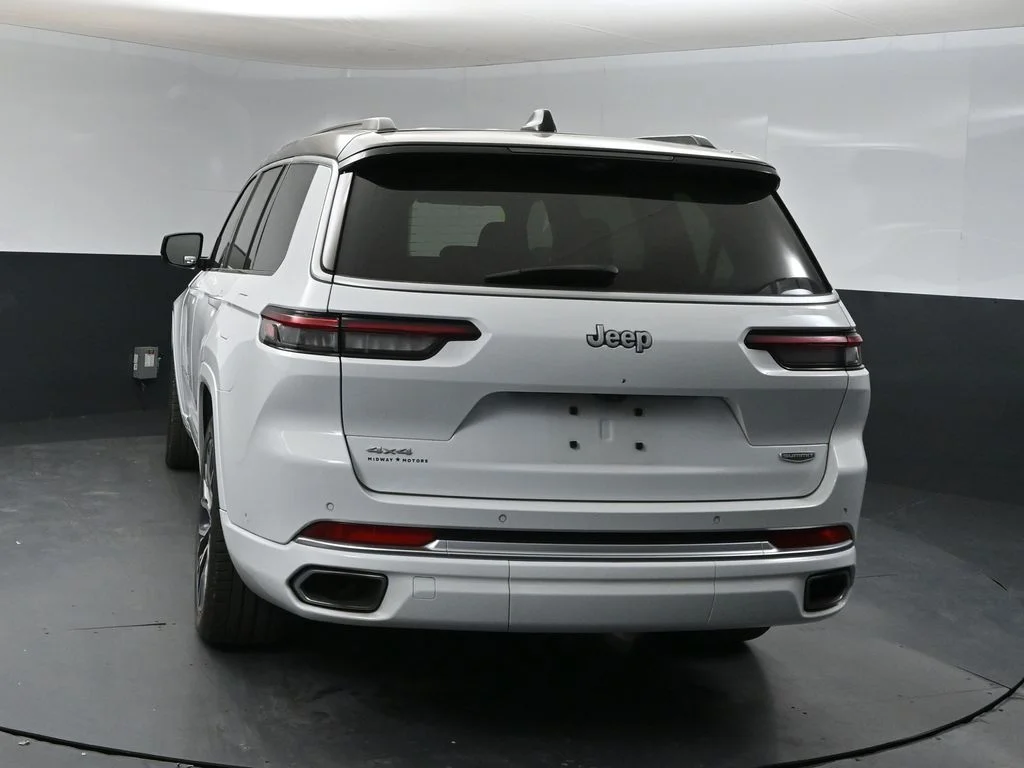 Used 2024 White Jeep Summit image 3