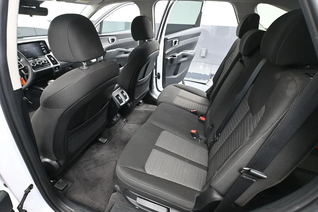 2023 Kia Sorento LX - Photo 35