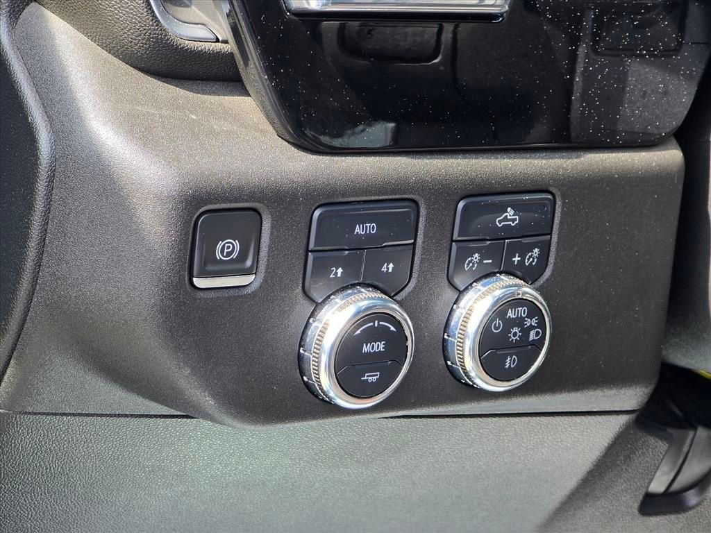 Used 2023 Blue GMC Elevation image 8