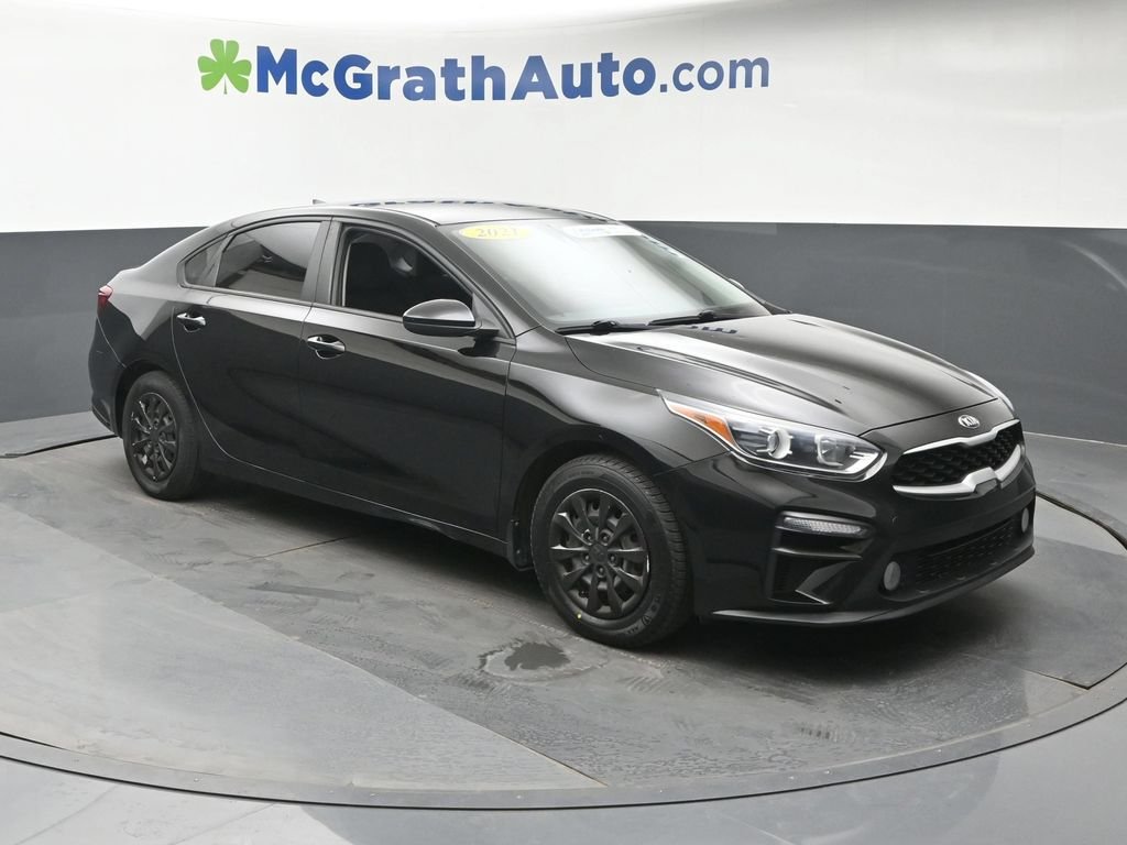 Used 2021 Black Kia FE image 2