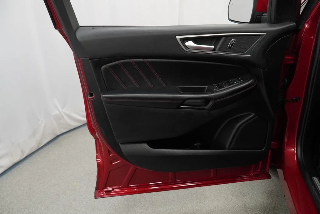 Used 2021 Red Ford ST-Line image 24
