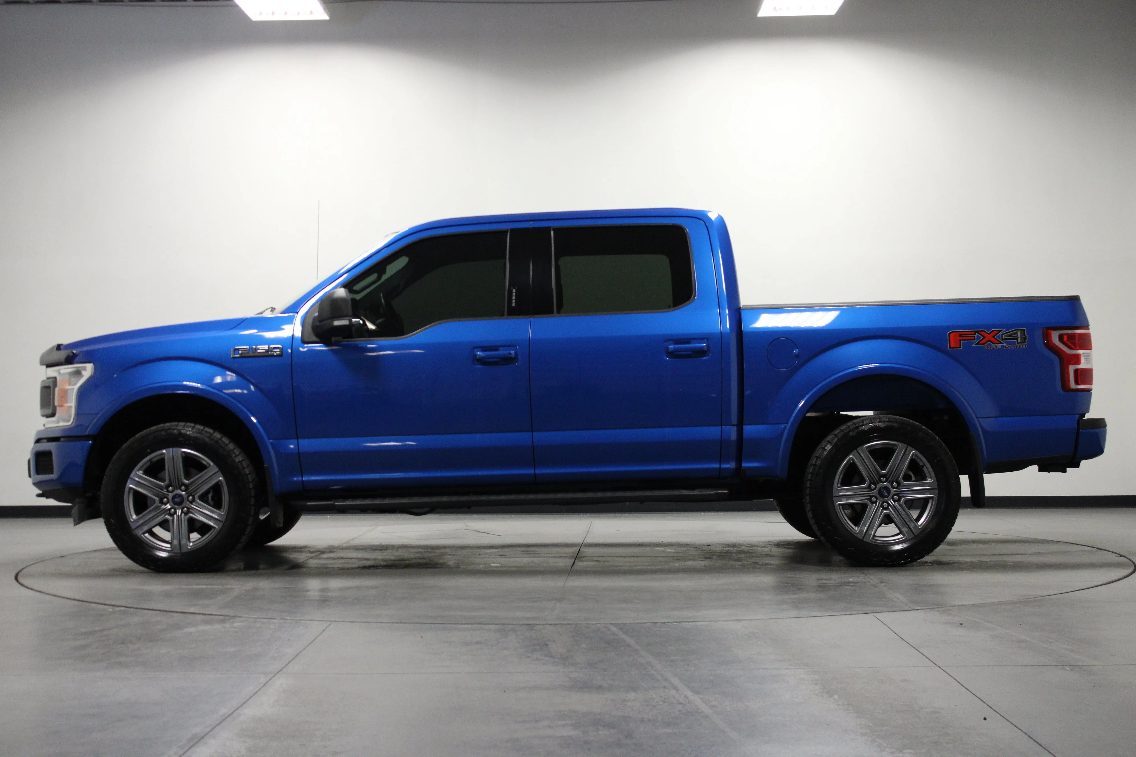Used 2019 Velocity Blue Metallic Ford XLT image 7