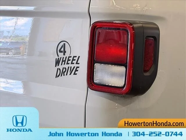 Used 2022 White Jeep Willys image 12