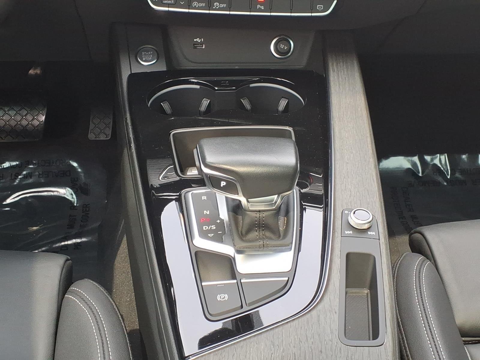 Used 2023 Daytona Gray Pearl Effect Audi S line Premium image 18