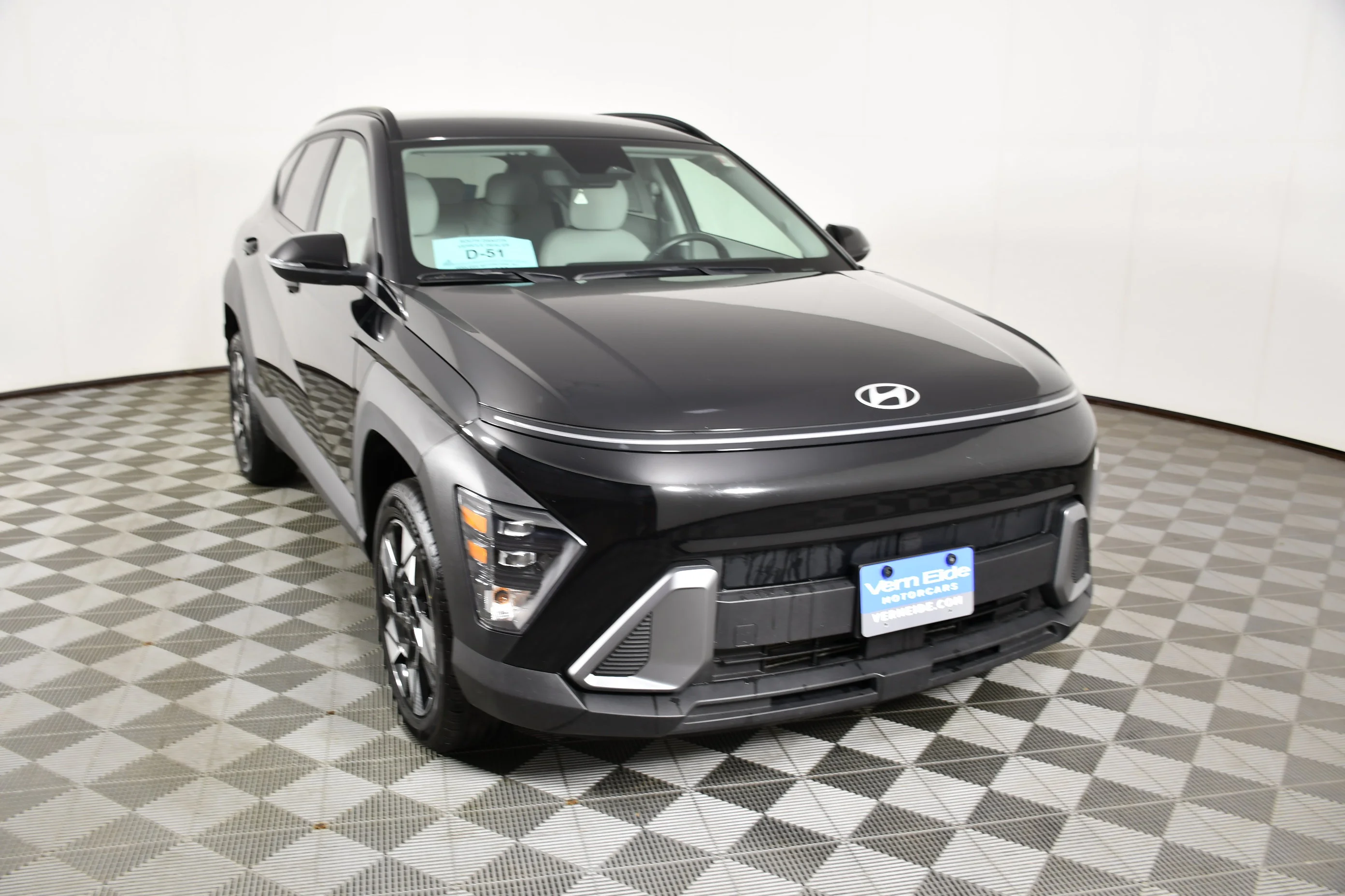 Used 2025 Abyss Black Pearl Hyundai SEL image 3