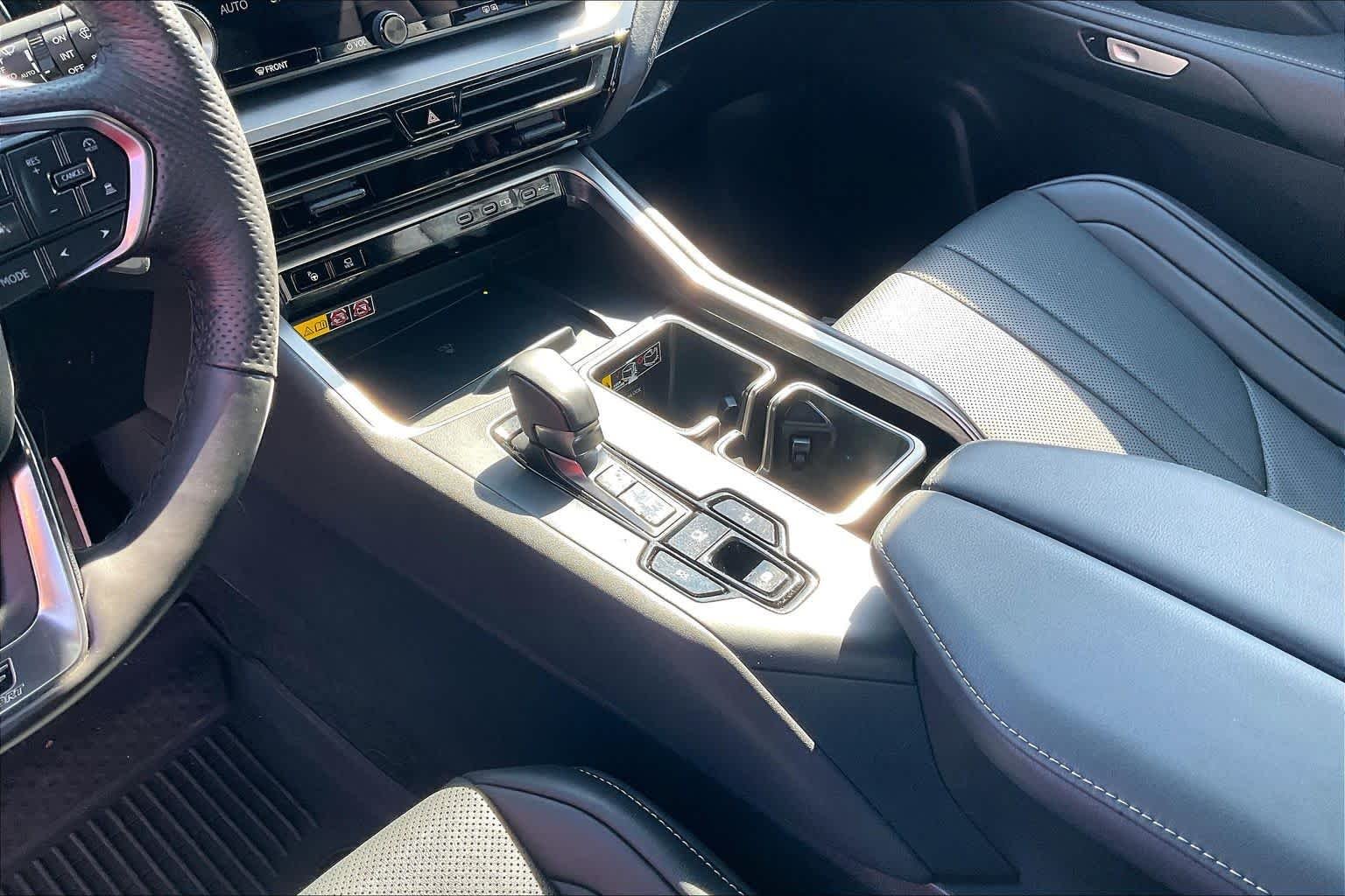 Certified Used 2025 Wind Chill Pearl Lexus F SPORT Premium image 15