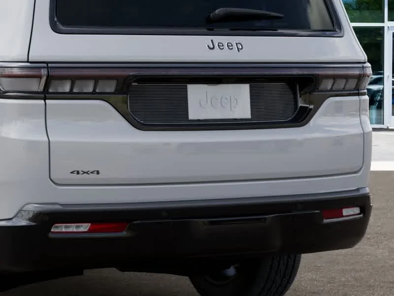 New 2026 Bright White Clear-Coat Exterior Paint Jeep Limited Altitude image 13