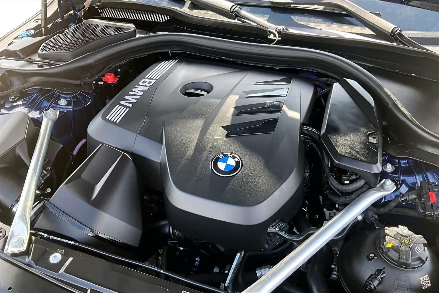 Used 2027 Phytonic Blue Metallic BMW 530i image 31