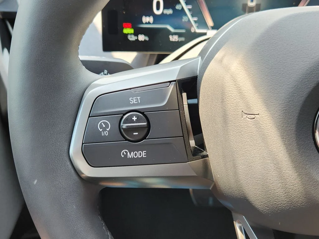 Used 2026 White Metallic BMW xDrive60 image 20