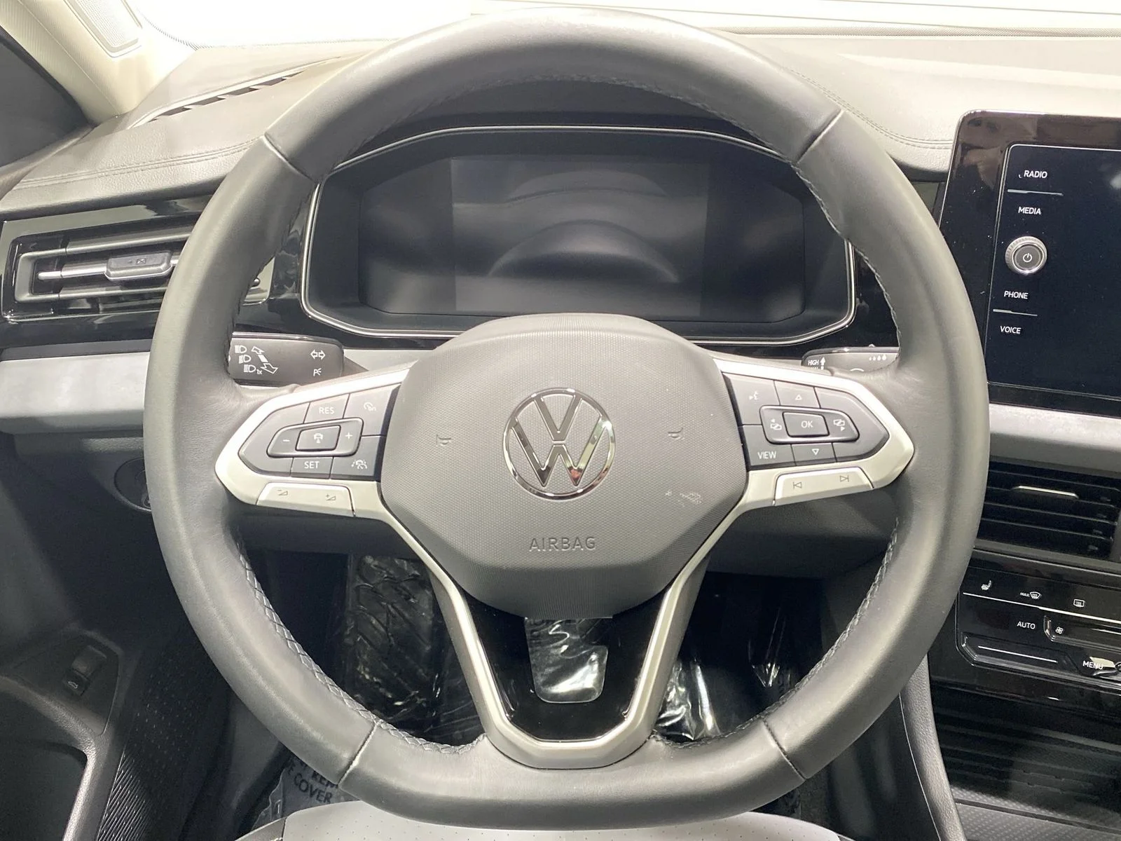 2025 Volkswagen Jetta SE - Photo 14