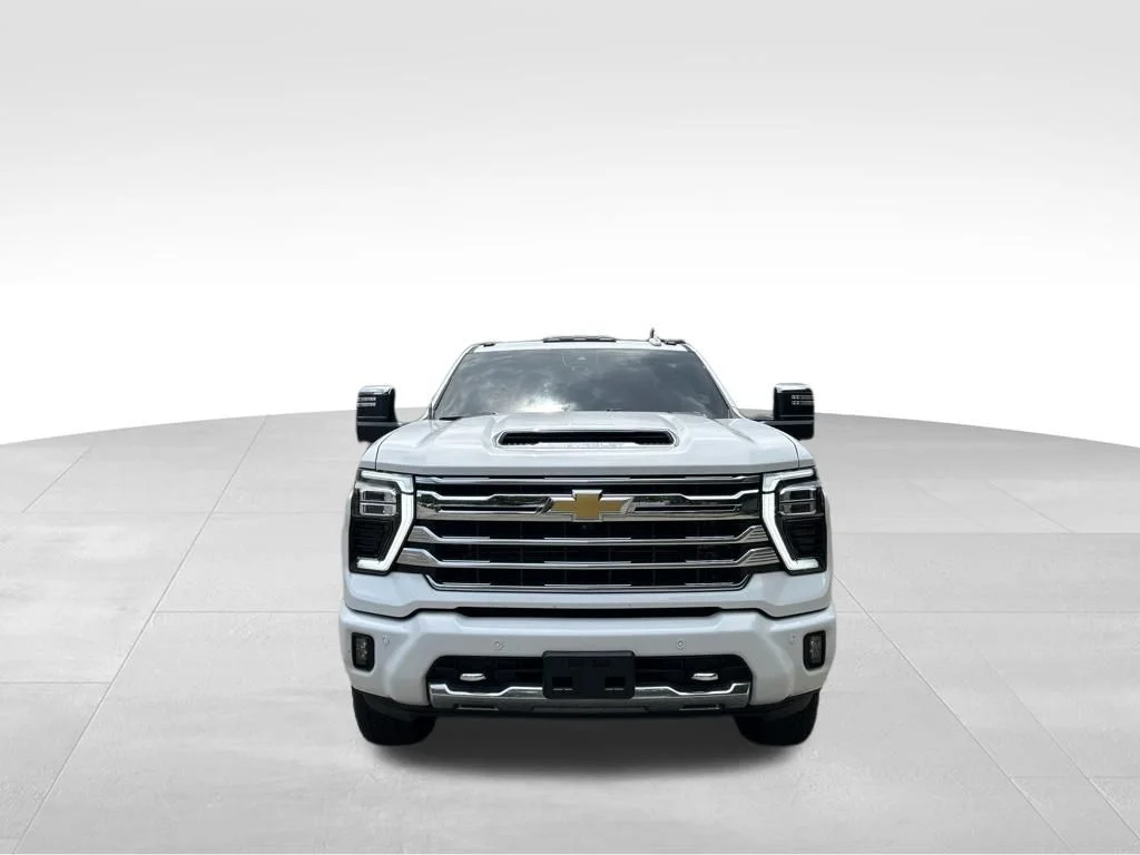 Used 2024 Summit White Chevrolet High Country image 9