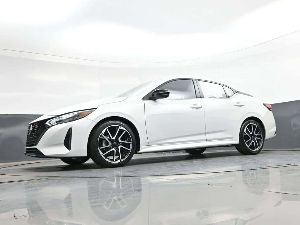 Used 2025 White Nissan SR image 46