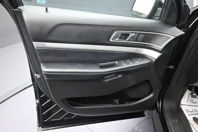 Used 2017 Black Ford XLT image 27