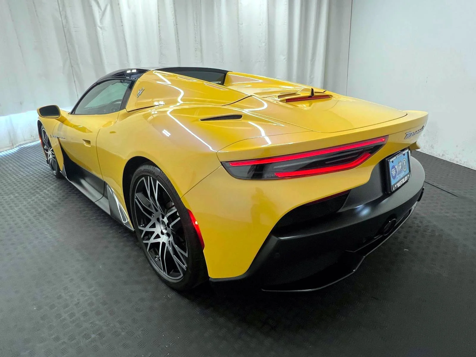Used 2023 Yellow Maserati Cielo image 8