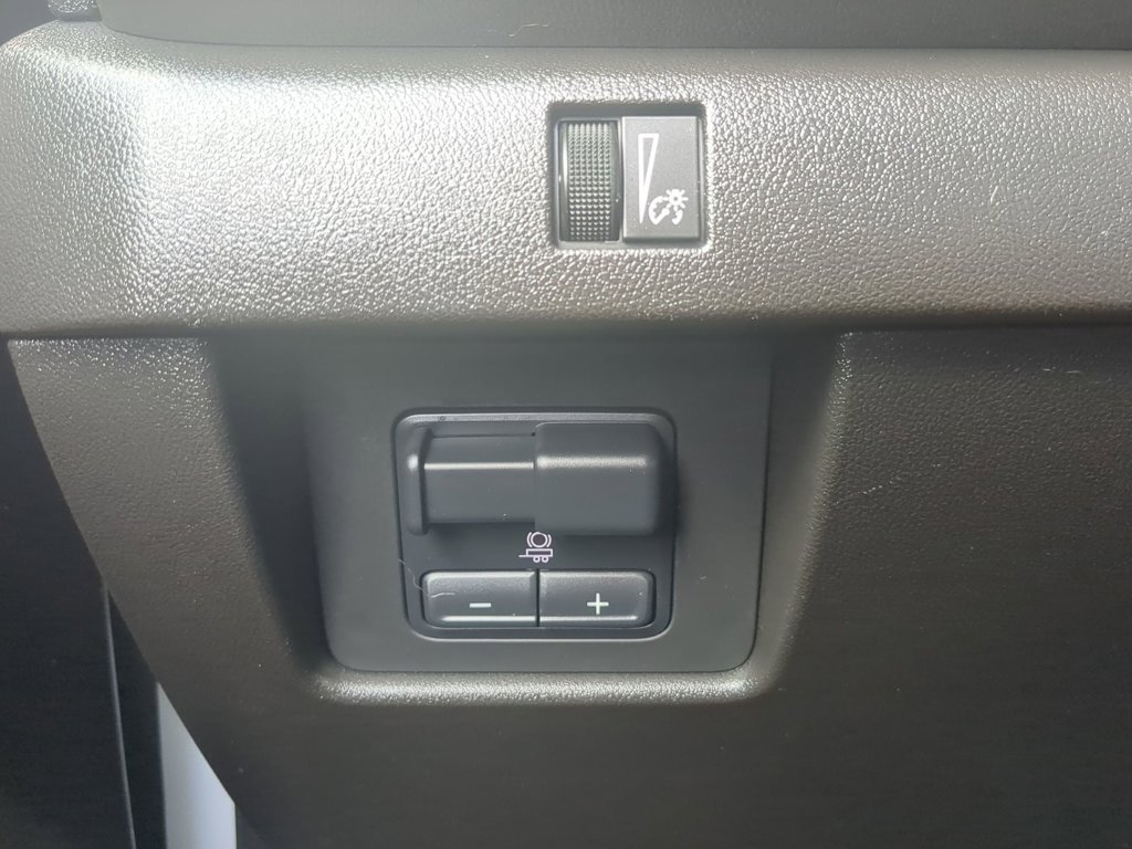 Used 2024 Summit White Chevrolet 4WD Trail Boss image 21