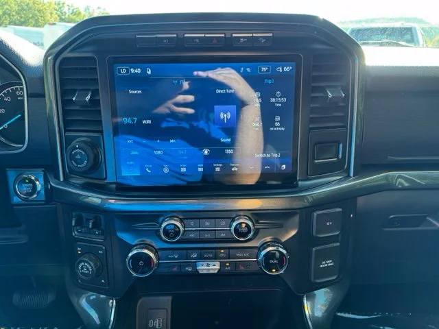 Used 2022 Black Ford XLT image 26