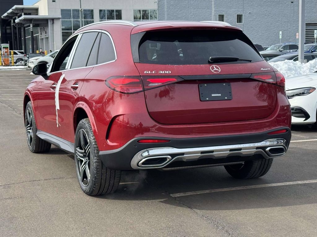 New 2026 MANUFAKTUR Patagonia Red Metallic Mercedes-Benz GLC 300 image 8