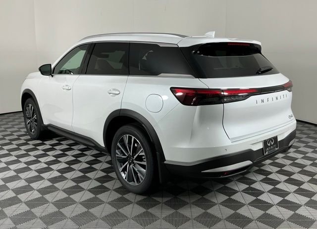 New 2027 White INFINITI LUXE image 4