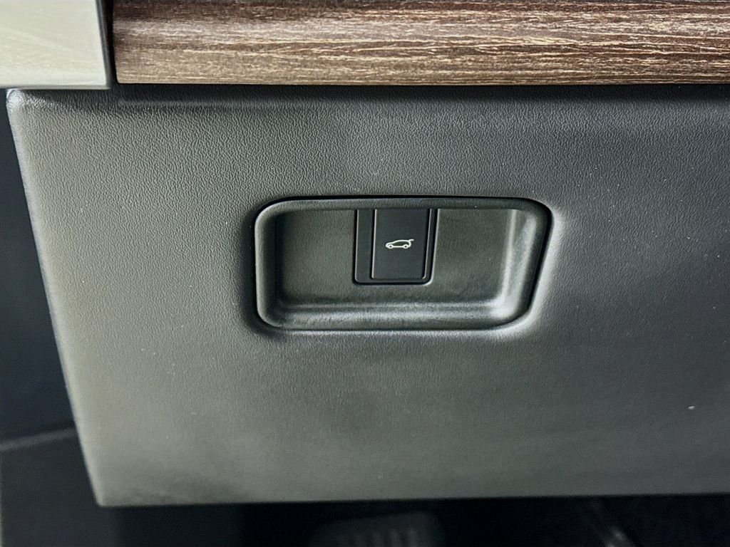 Certified Used 2023 Black Land Rover SE image 11