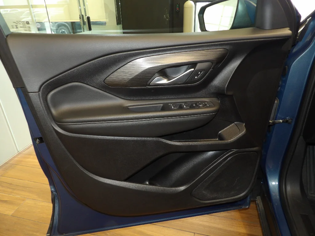 Used 2024 Downpour Metallic GMC SLE image 23