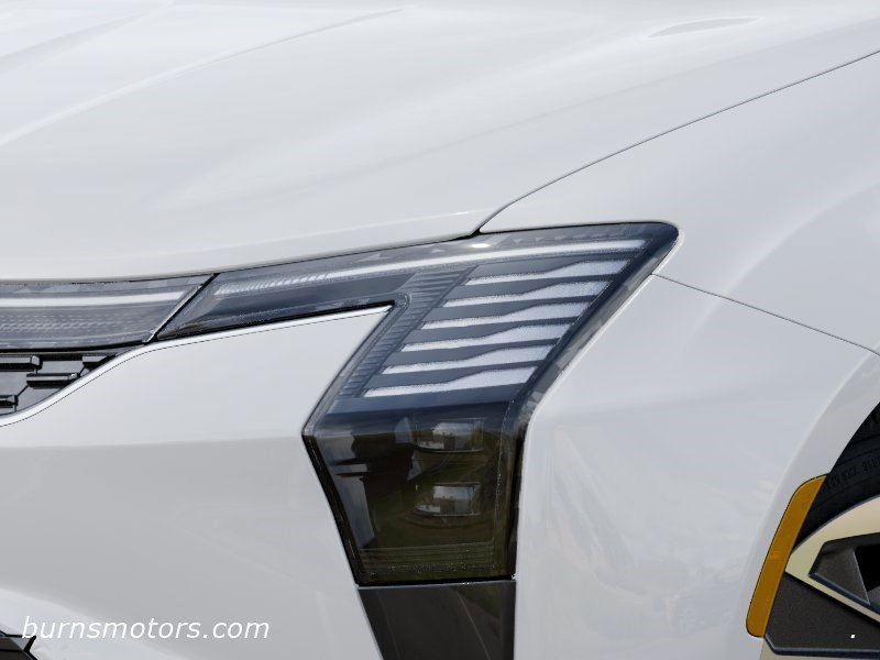 New 2027 Bright White Clear-Coat Exterior Paint Chrysler Limited image 10