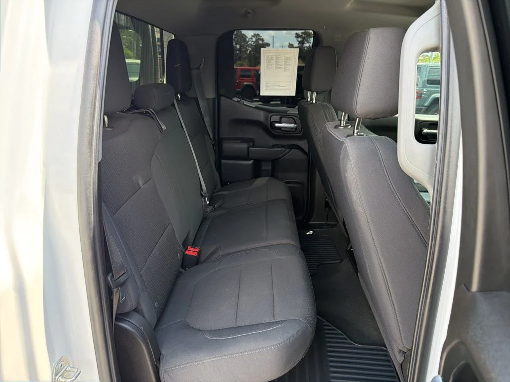 Used 2021 White Chevrolet Custom image 18