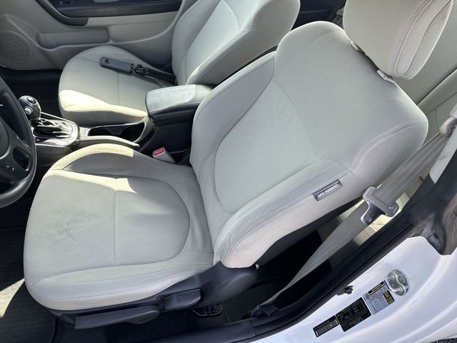 Used 2012 White Kia EX image 15