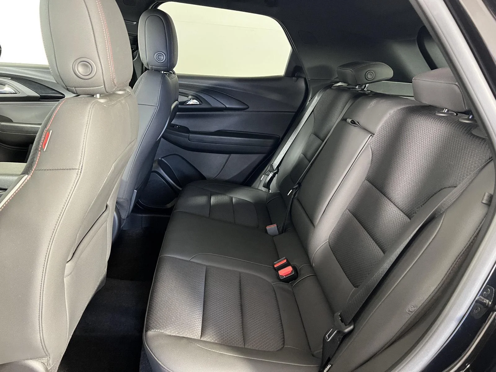 Used 2023 Mosaic Black Metallic Chevrolet RS image 18